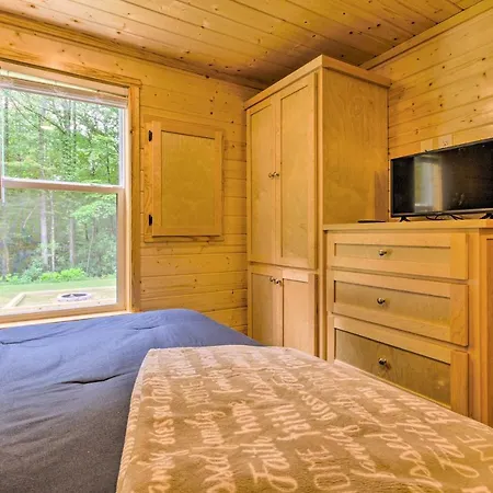 Quaint Mtn Cabin Tiny Living Near Big Adventure Brevard Exterior photo