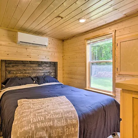 Quaint Mtn Cabin Tiny Living Near Big Adventure Brevard Exterior photo