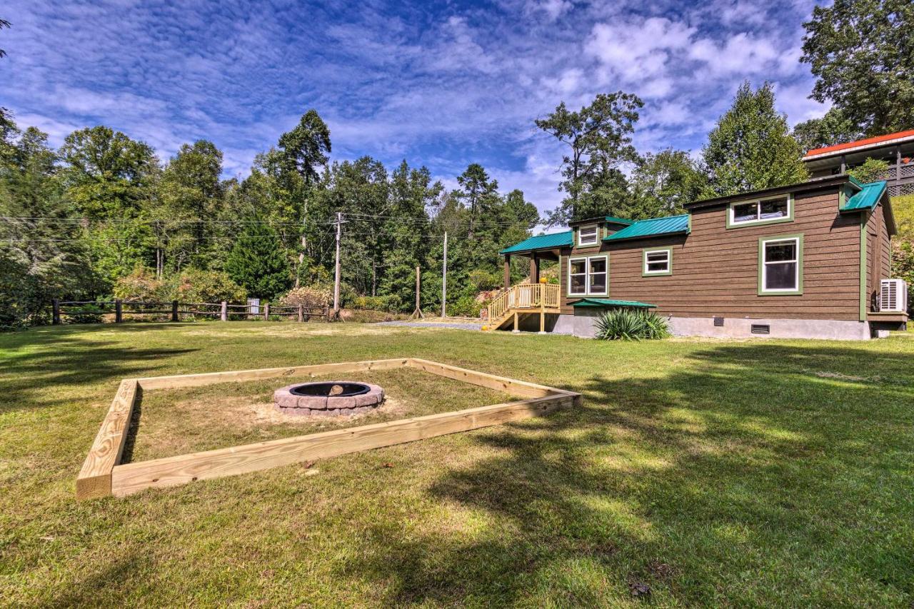 Quaint Mtn Tiny Living Near Big Adventure Holiday home *