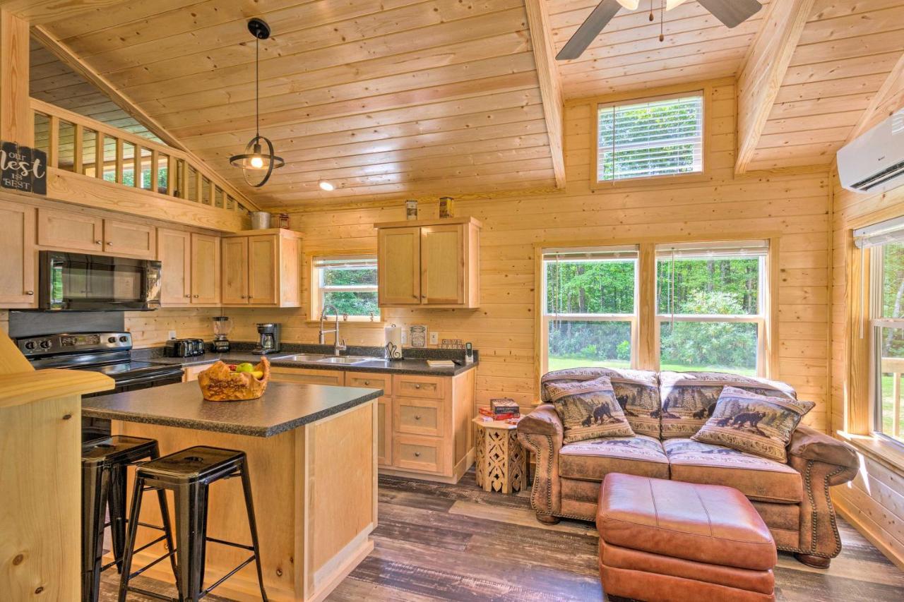 Holiday home Quaint Mtn Tiny Living Near Big Adventure *